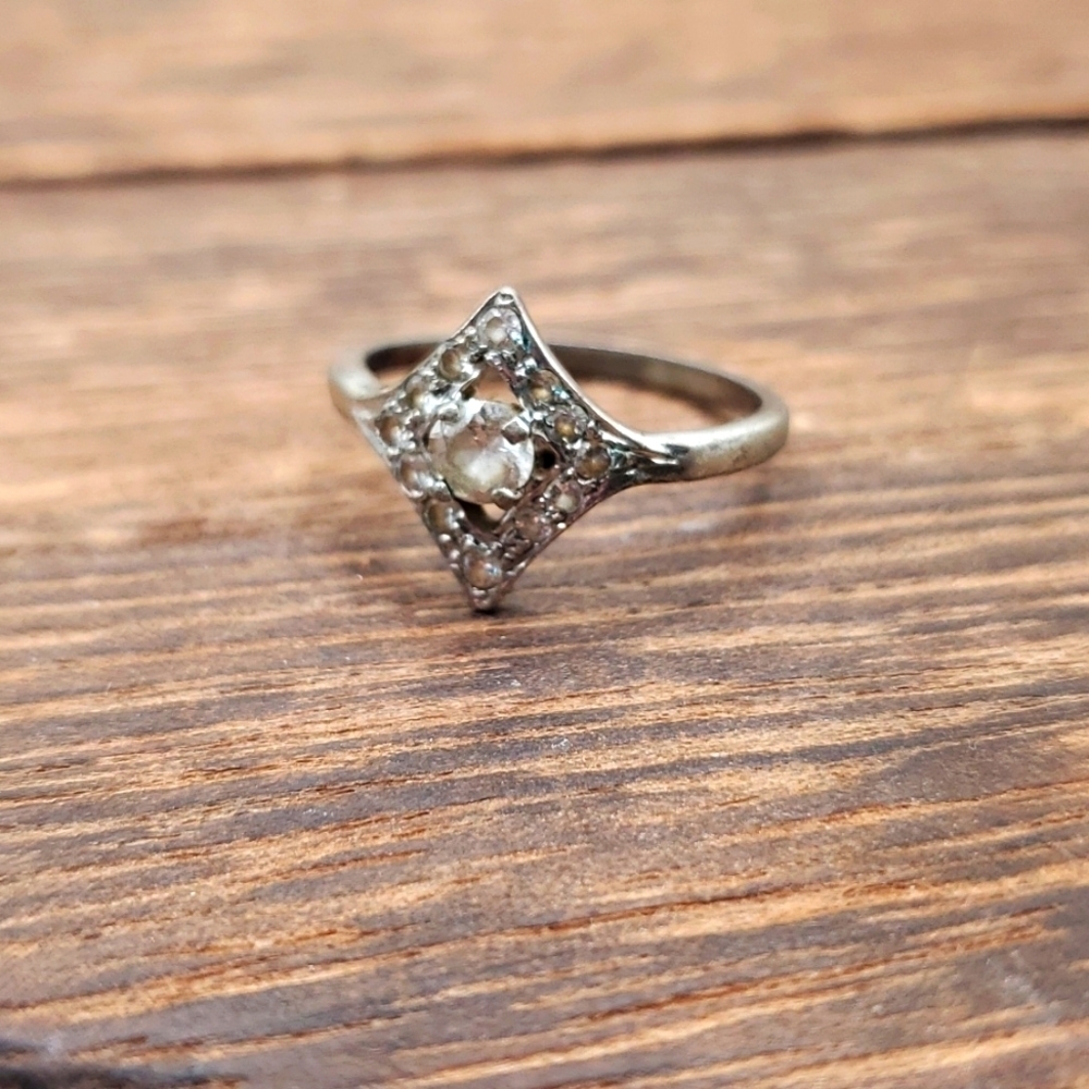 Size‎ 6 R601 art deco diamond cut ring